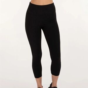 Power Up Silkiflex™ Leggings Comparable to Vuori, Athleisure/Training Capri